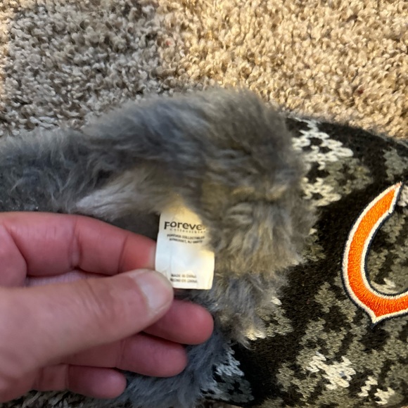 CHICAGO CUBS Fuzzy Slippers - Picture 9 of 11